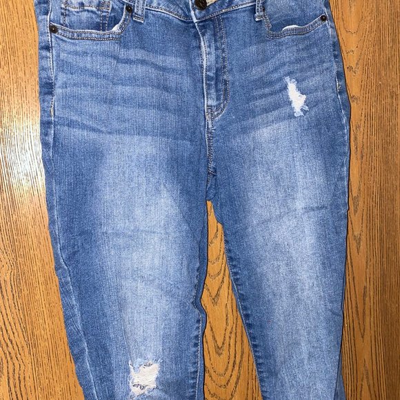 Tank tops, Skirts, Headbands, Shorts, Jeans, Pants - Picture 3 of 8